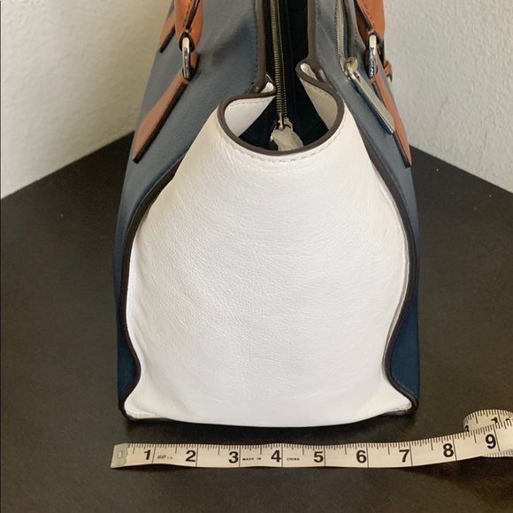 Michael Kors Blue and White Satchel with Timeless Elegance - Picture 4 of 13